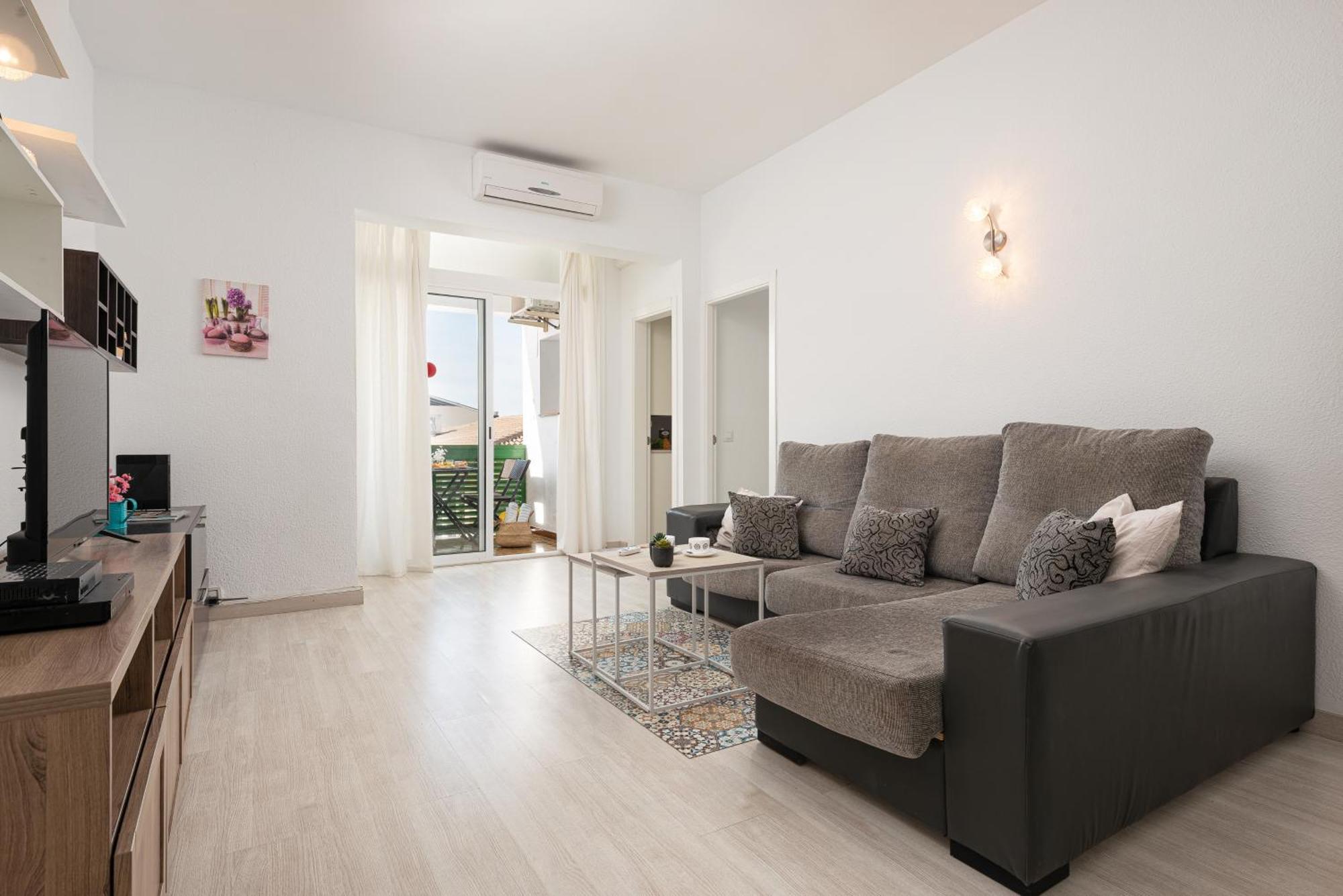 Apartment Xara Torres, At The Beach Of Alcudia Port de Alcudia  Bagian luar foto