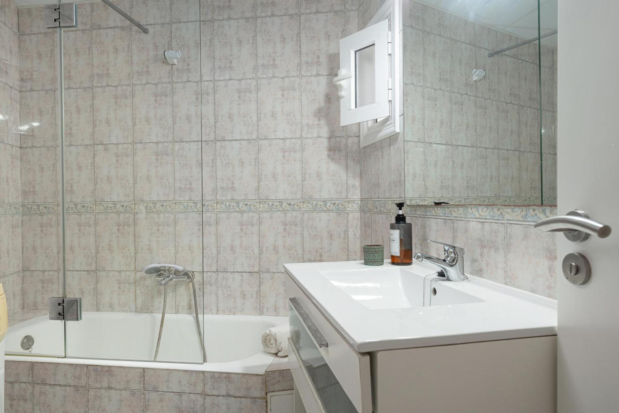 Apartment Xara Torres, At The Beach Of Alcudia Port de Alcudia  Bagian luar foto