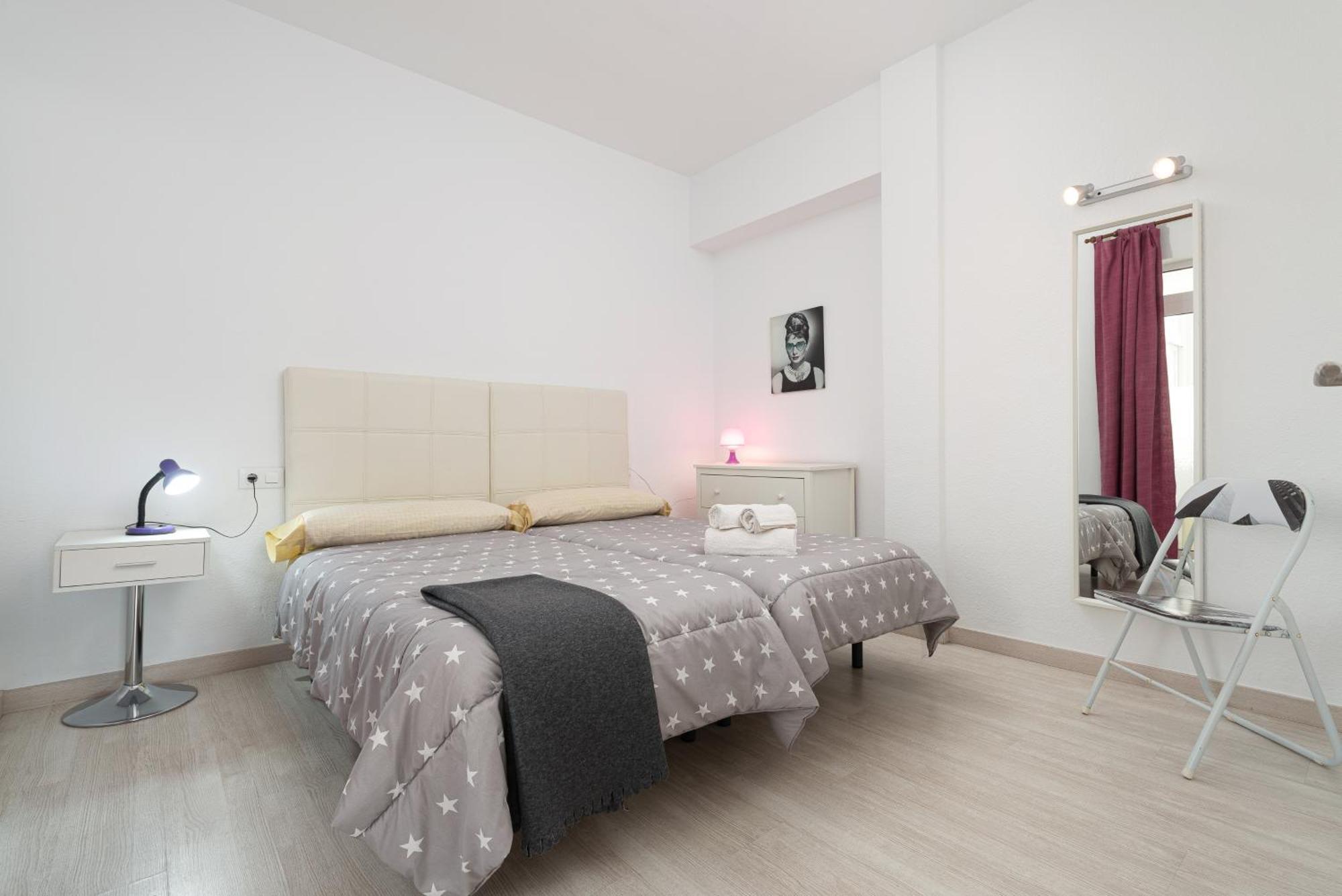 Apartment Xara Torres, At The Beach Of Alcudia Port de Alcudia  Bagian luar foto