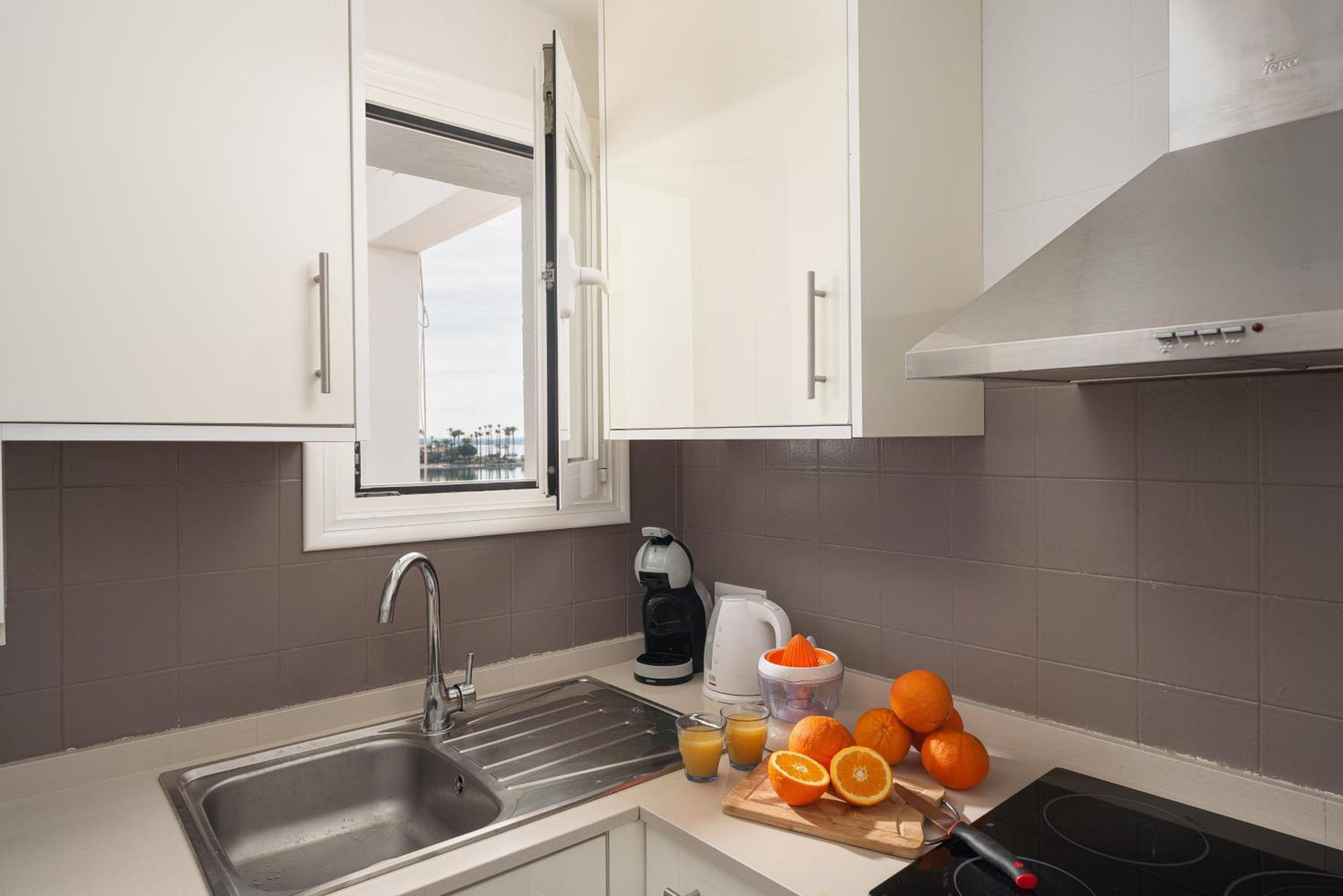 Apartment Xara Torres, At The Beach Of Alcudia Port de Alcudia  Bagian luar foto