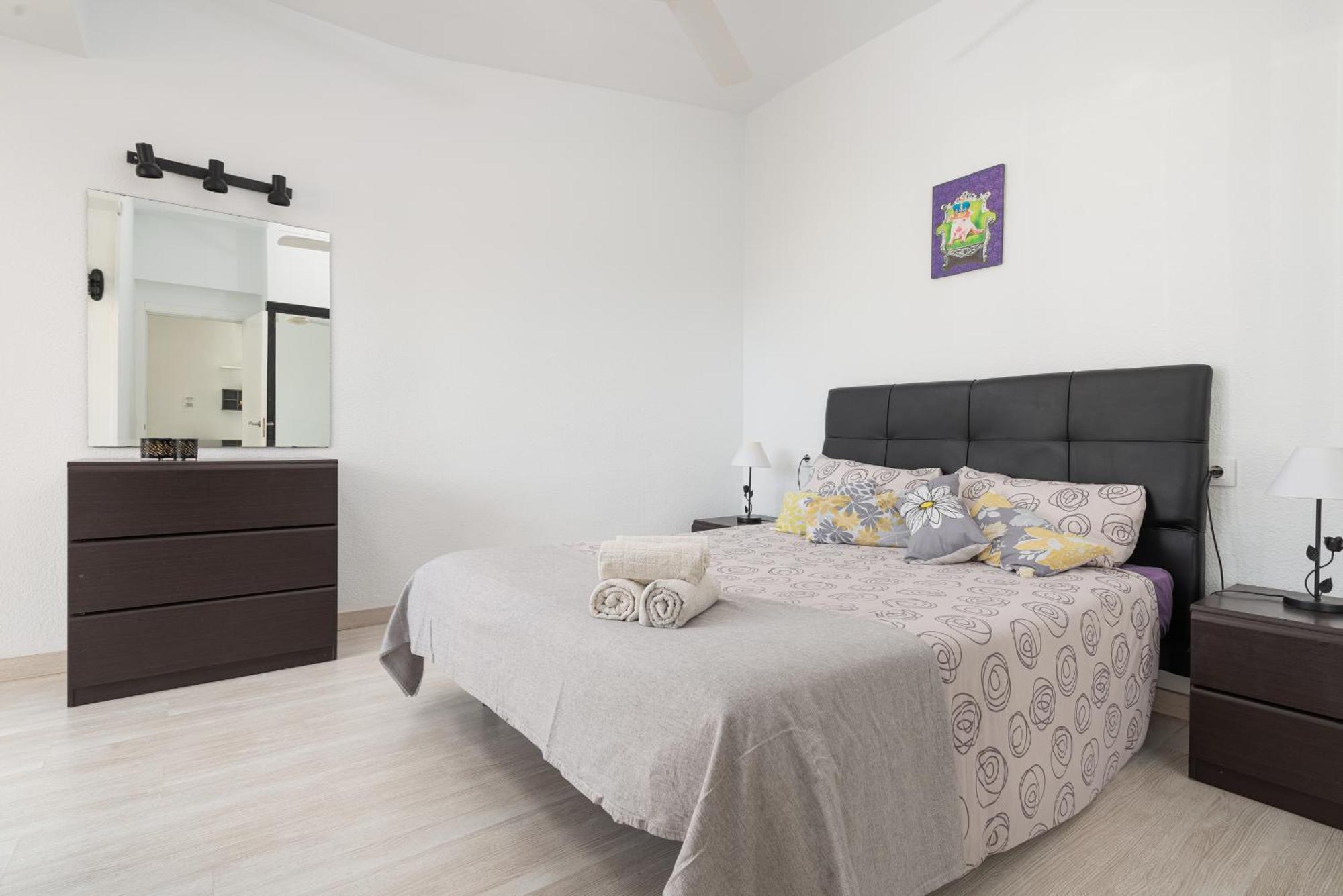Apartment Xara Torres, At The Beach Of Alcudia Port de Alcudia  Bagian luar foto