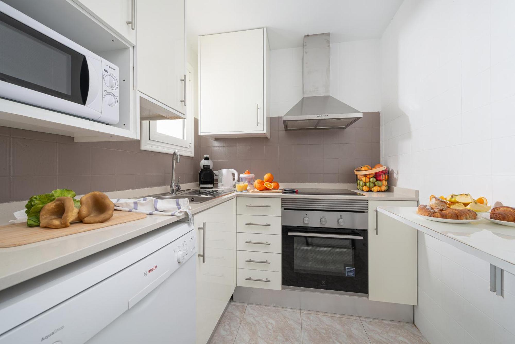 Apartment Xara Torres, At The Beach Of Alcudia Port de Alcudia  Bagian luar foto